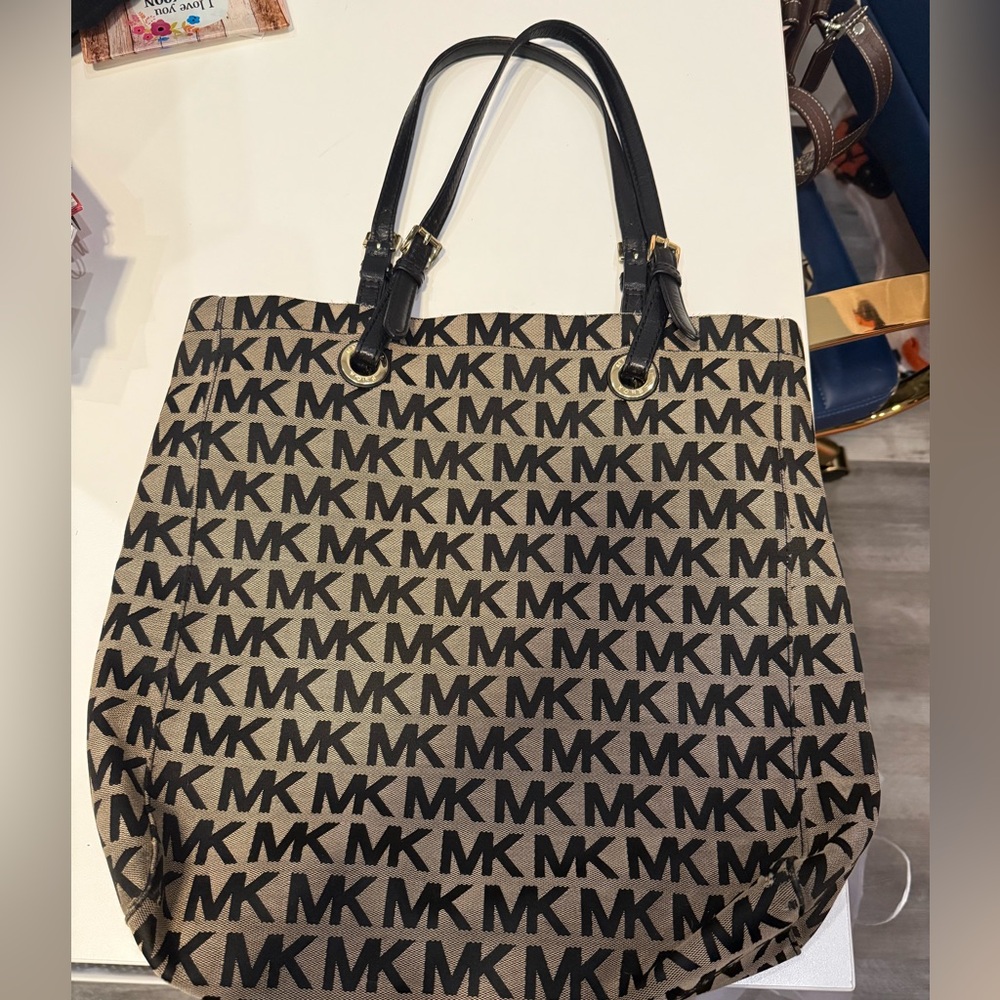 Michael Kors Tote